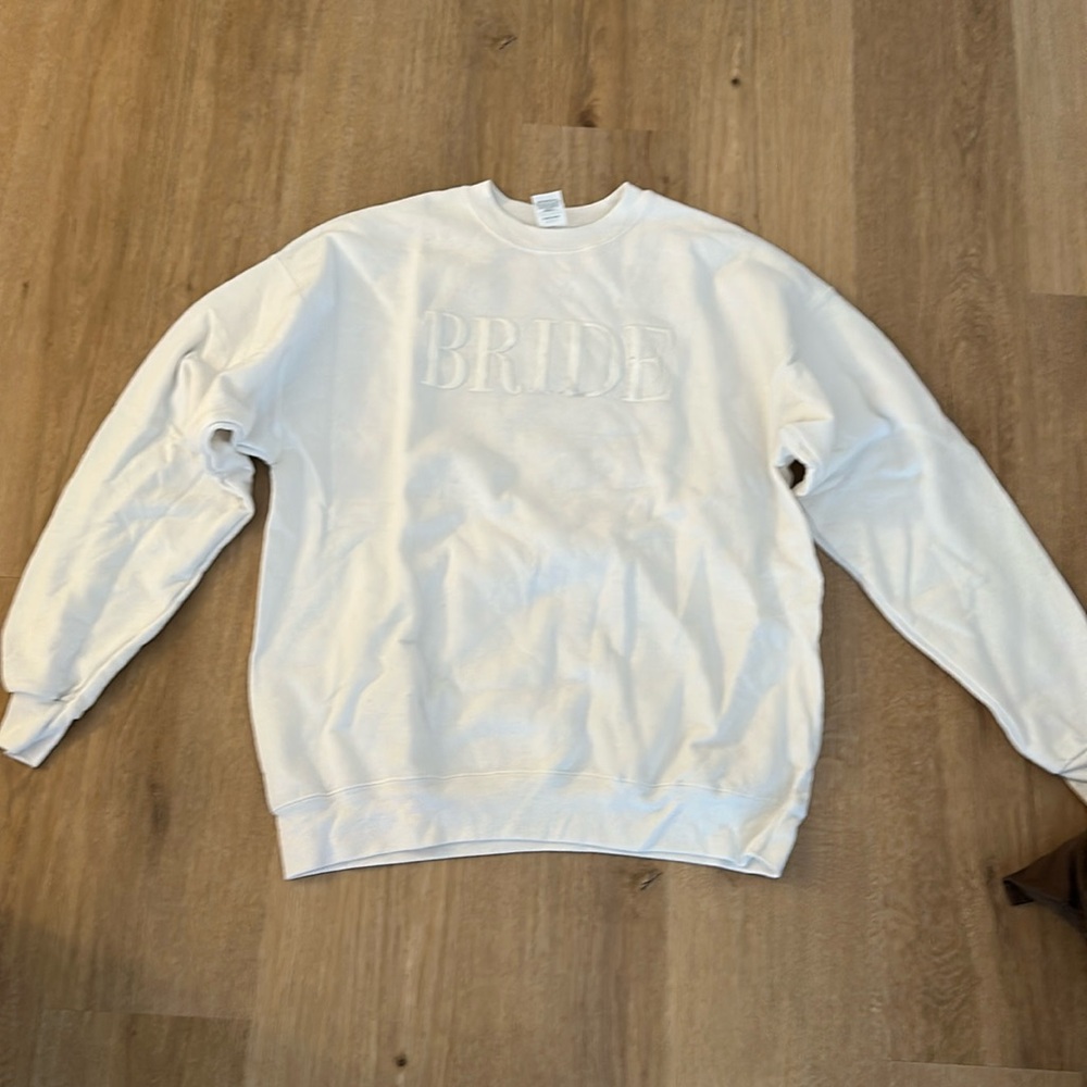 Bride white crewneck sweatshirt